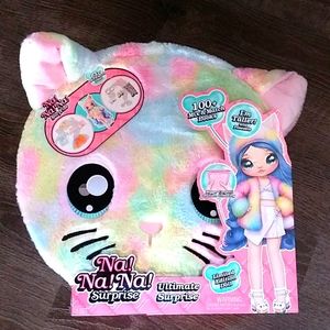 Na! Na! Na! Surprise doll